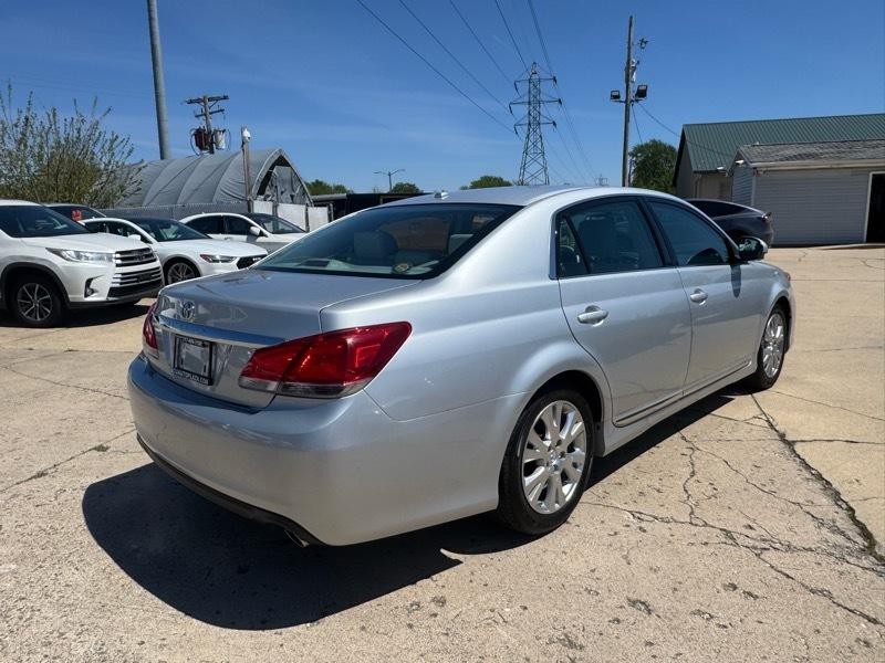 Toyota Avalon Base 2012
