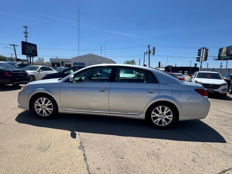 Toyota Avalon Base 2012