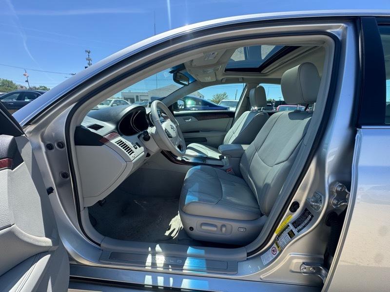 Toyota Avalon Base 2012