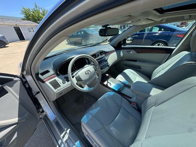 Toyota Avalon Base 2012