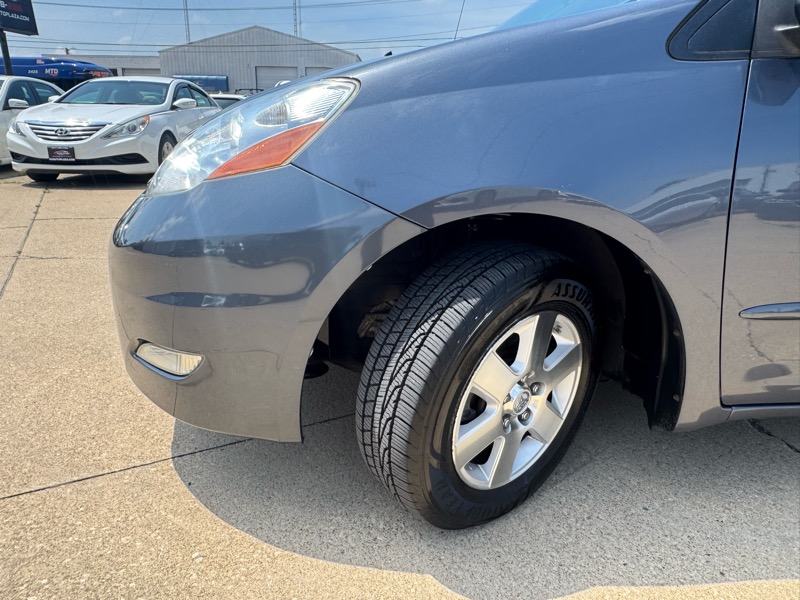 Toyota Sienna XLE FWD 2009 Toyota Sienna XLE FWD 2009