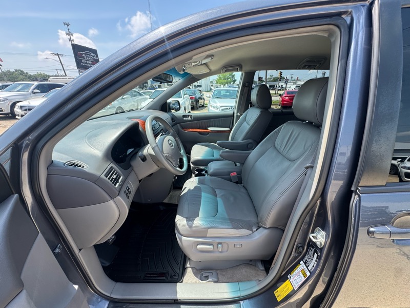 Toyota Sienna XLE FWD 2009 Toyota Sienna XLE FWD 2009