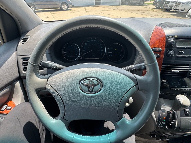 Toyota Sienna XLE FWD 2009 Toyota Sienna XLE FWD 2009