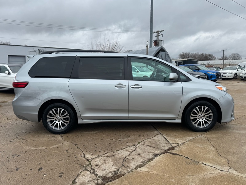 Toyota Sienna Limited Premium 7-Passenger 2020