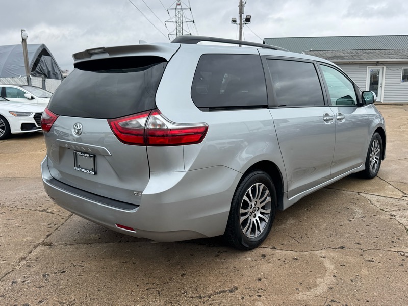 Toyota Sienna Limited Premium 7-Passenger 2020