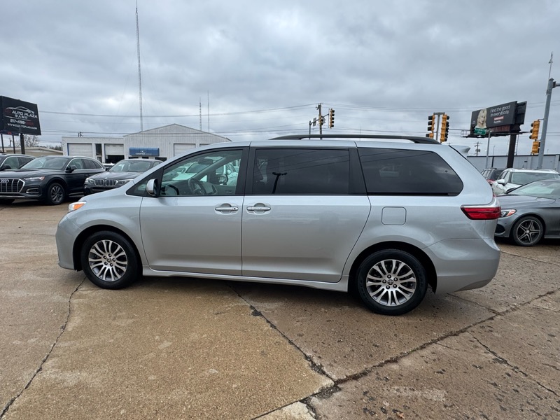 Toyota Sienna Limited Premium 7-Passenger 2020
