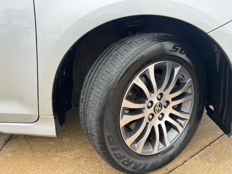 Toyota Sienna Limited Premium 7-Passenger 2020