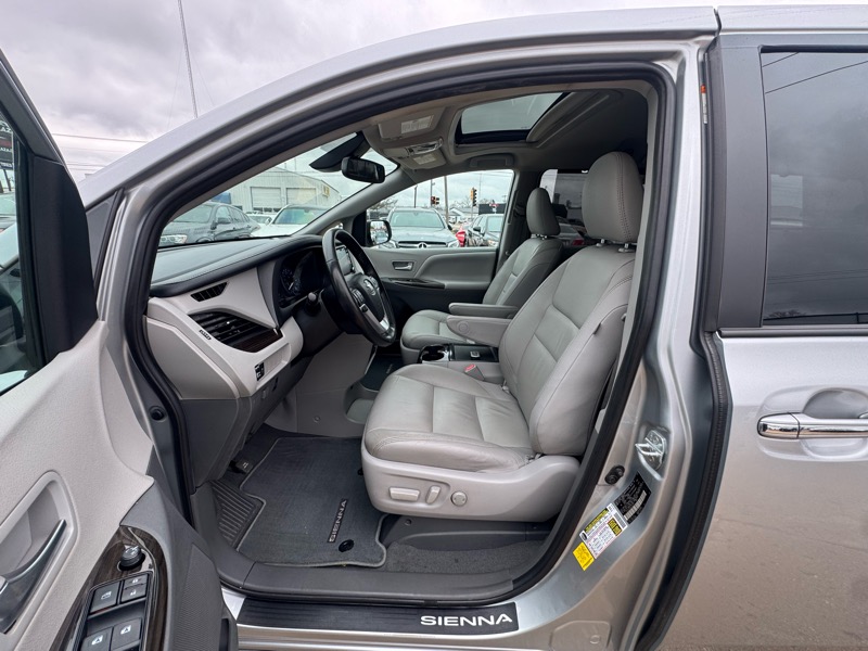 Toyota Sienna Limited Premium 7-Passenger 2020