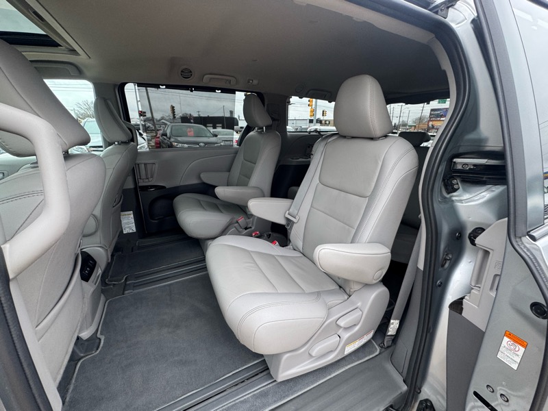 Toyota Sienna Limited Premium 7-Passenger 2020