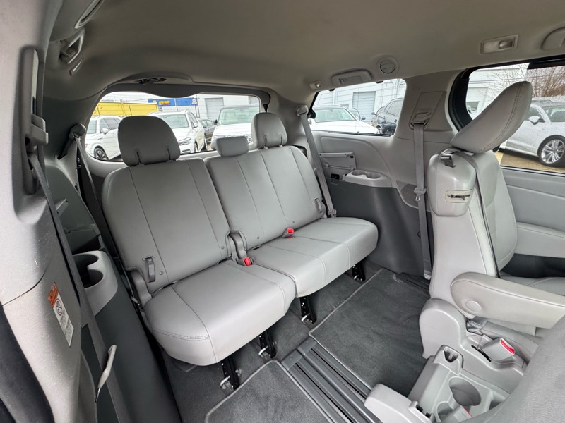 Toyota Sienna Limited Premium 7-Passenger 2020