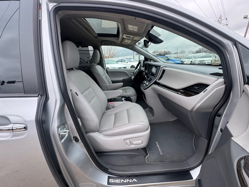 Toyota Sienna Limited Premium 7-Passenger 2020