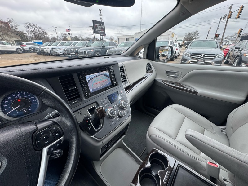 Toyota Sienna Limited Premium 7-Passenger 2020