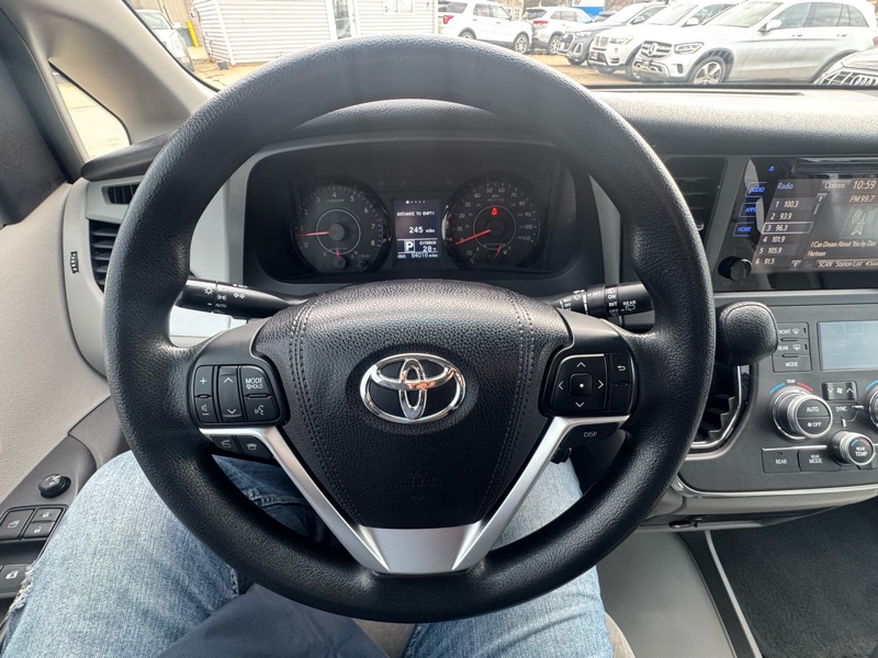 Toyota Sienna LE FWD 8-Passenger V6 2015