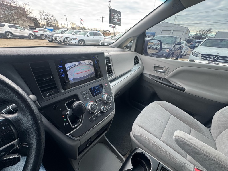 Toyota Sienna LE FWD 8-Passenger V6 2015