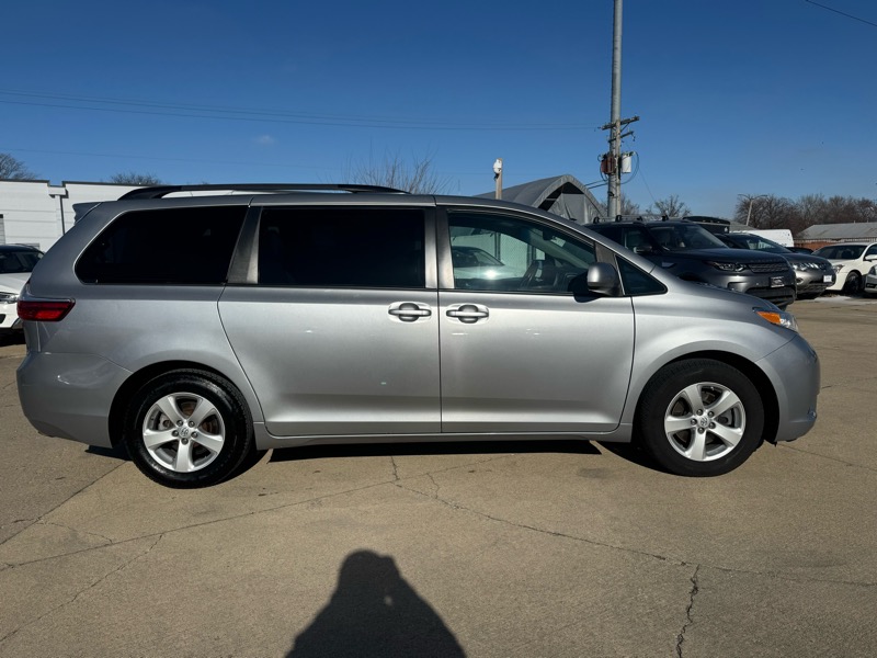 Toyota Sienna LE FWD 8-Passenger V6 2015