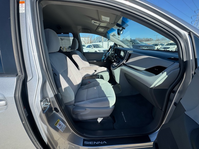 Toyota Sienna LE FWD 8-Passenger V6 2015