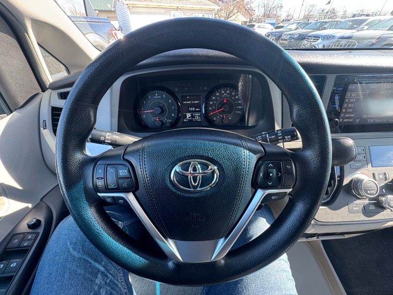 Toyota Sienna LE FWD 8-Passenger V6 2015