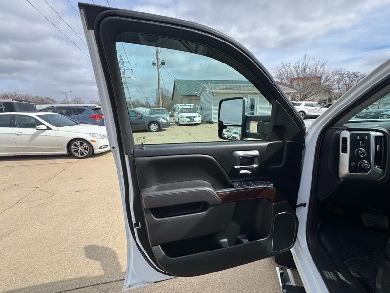 GMC Sierra 1500 SLT Crew Cab Short Box 4WD 2017