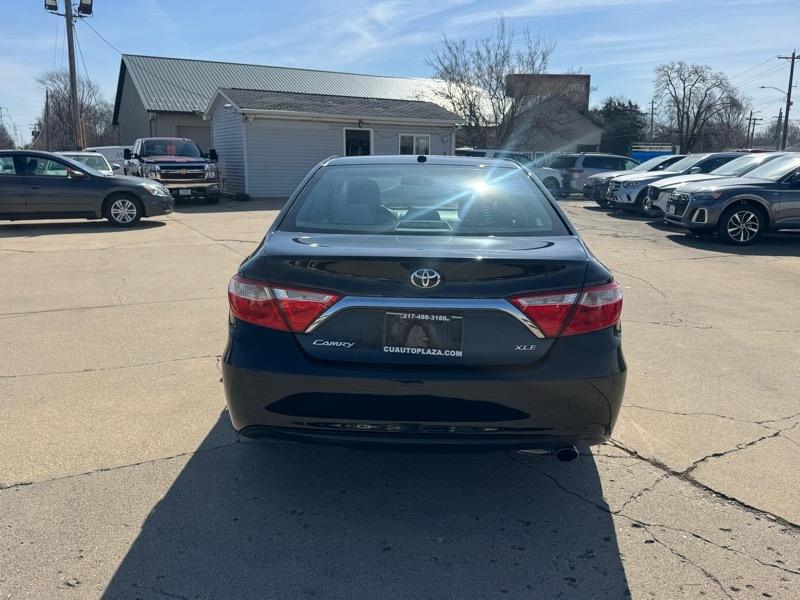 Toyota Camry 4dr Sdn I4 Auto XLE (Natl) 2015