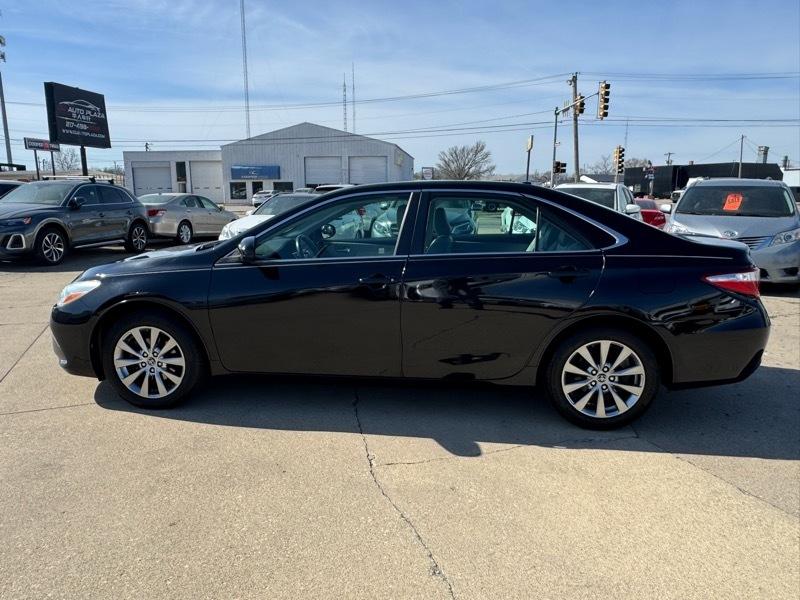 Toyota Camry 4dr Sdn I4 Auto XLE (Natl) 2015