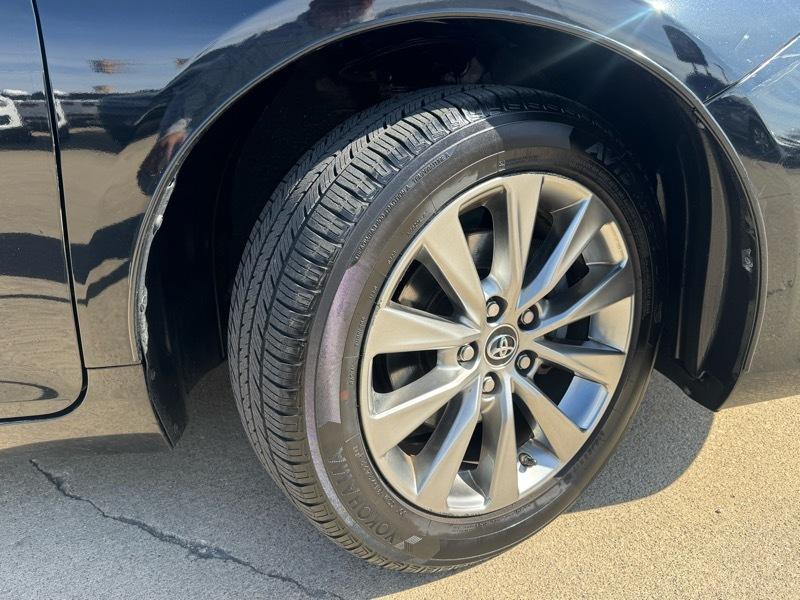 Toyota Camry 4dr Sdn I4 Auto XLE (Natl) 2015