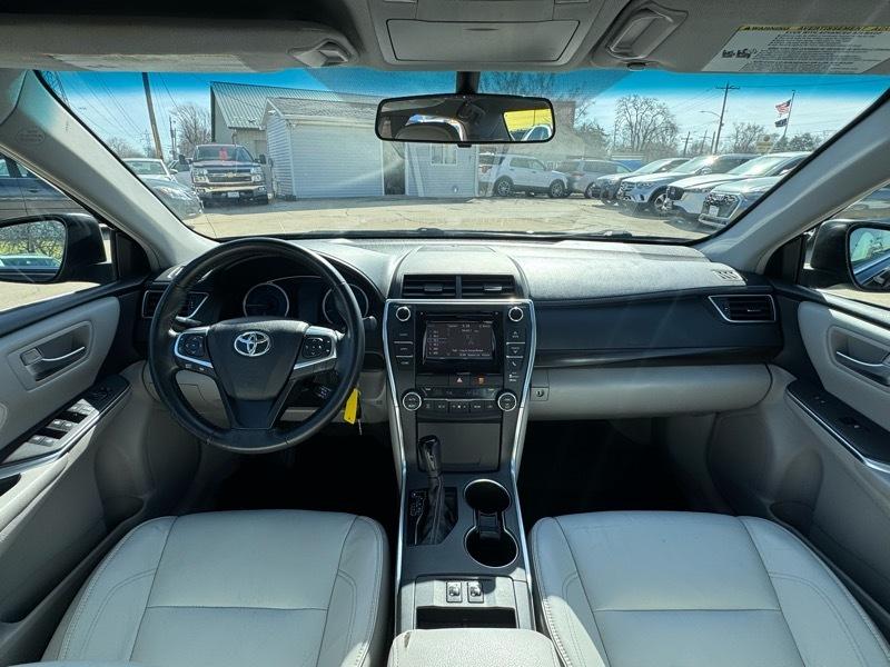 Toyota Camry 4dr Sdn I4 Auto XLE (Natl) 2015