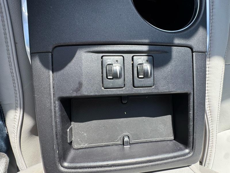 Toyota Camry 4dr Sdn I4 Auto XLE (Natl) 2015