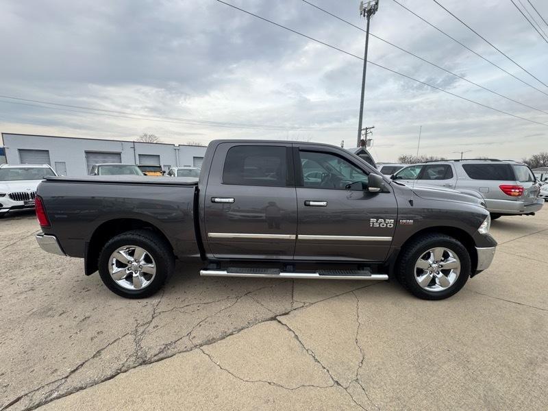 RAM 1500 SLT Crew Cab SWB 4WD 2015