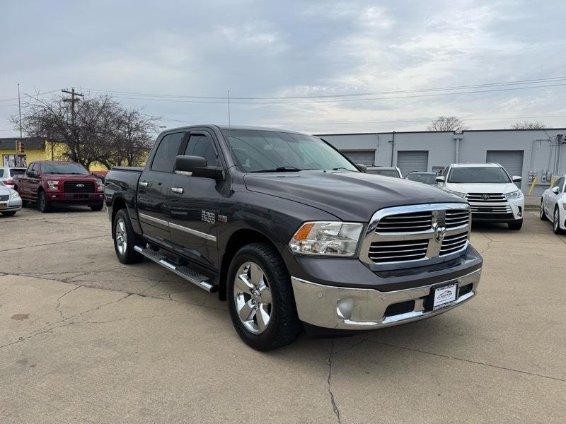 RAM 1500 SLT Crew Cab SWB 4WD 2015
