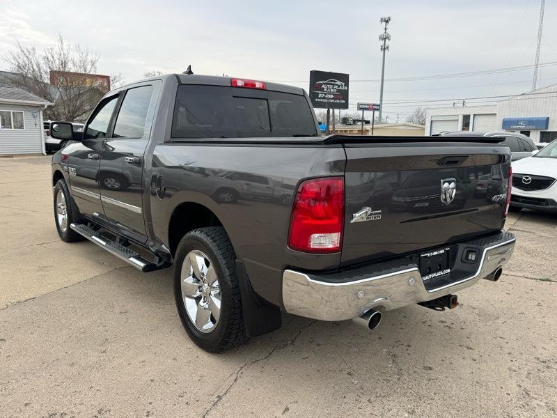 RAM 1500 SLT Crew Cab SWB 4WD 2015