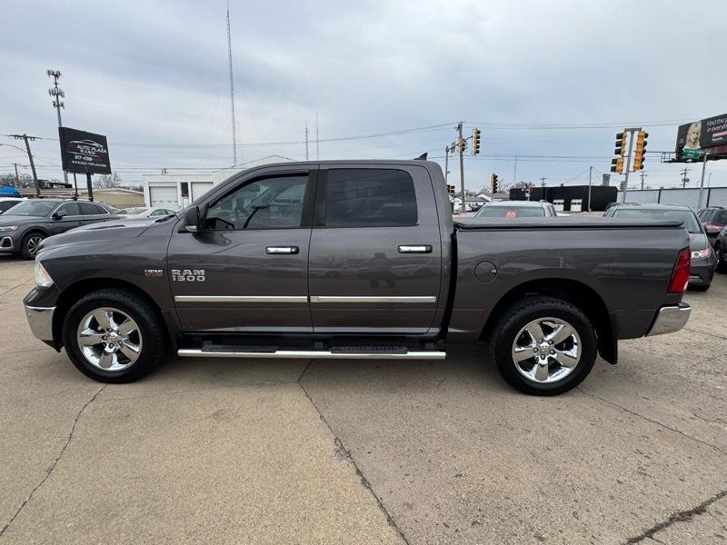 RAM 1500 SLT Crew Cab SWB 4WD 2015