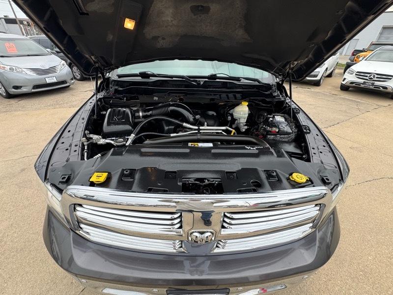 RAM 1500 SLT Crew Cab SWB 4WD 2015