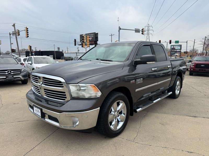 RAM 1500 SLT Crew Cab SWB 4WD 2015