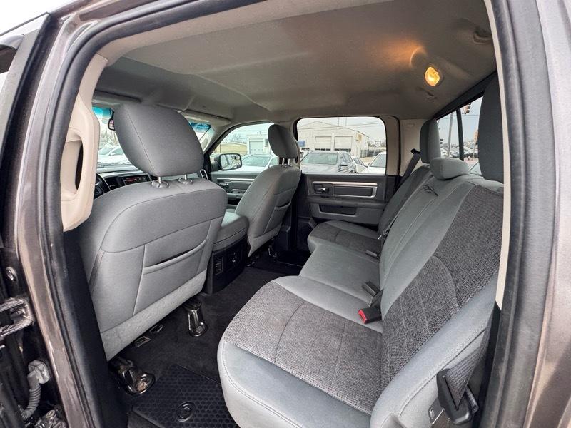 RAM 1500 SLT Crew Cab SWB 4WD 2015