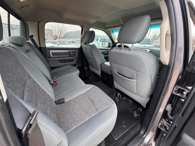 RAM 1500 SLT Crew Cab SWB 4WD 2015