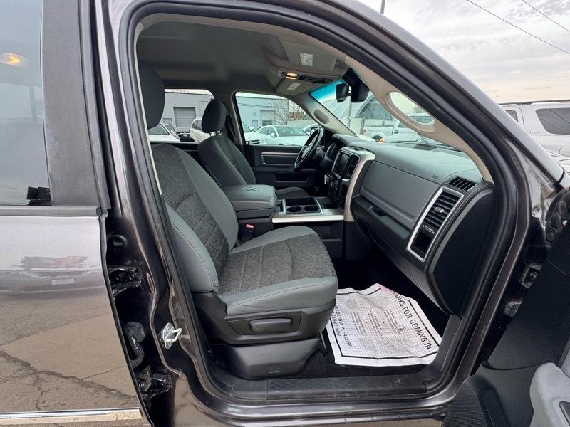 RAM 1500 SLT Crew Cab SWB 4WD 2015