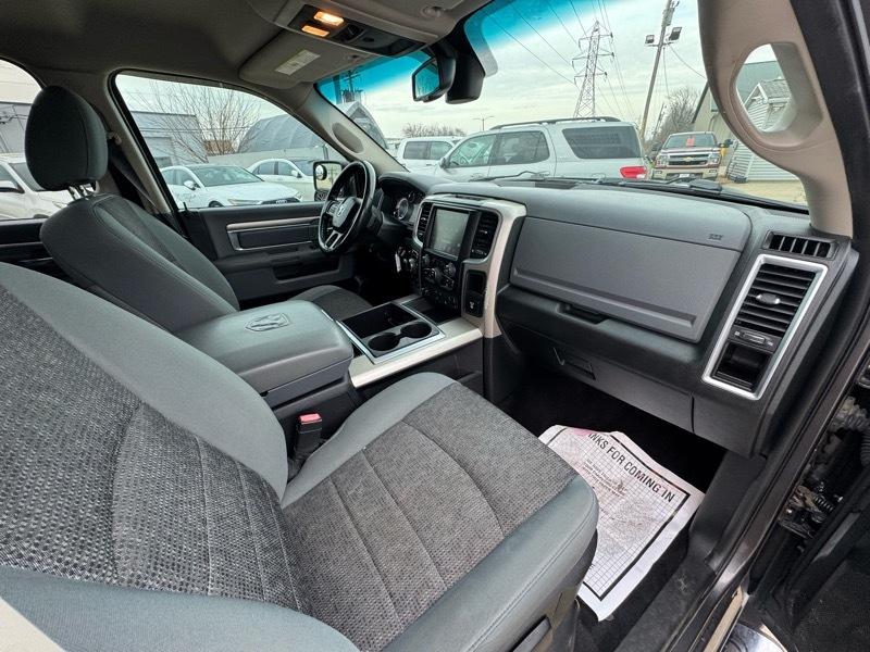 RAM 1500 SLT Crew Cab SWB 4WD 2015