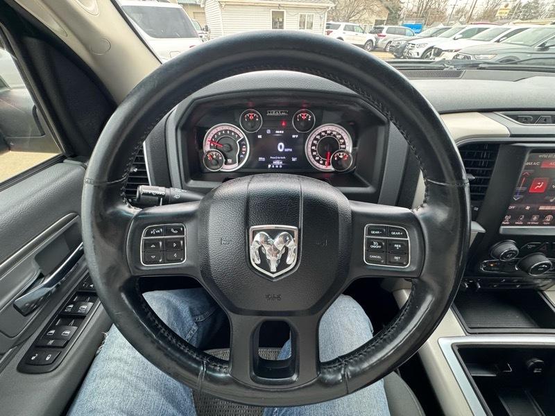 RAM 1500 SLT Crew Cab SWB 4WD 2015