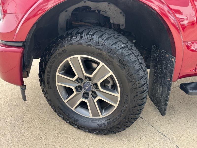 Ford F-150 4WD SuperCab 133" XLT 2017