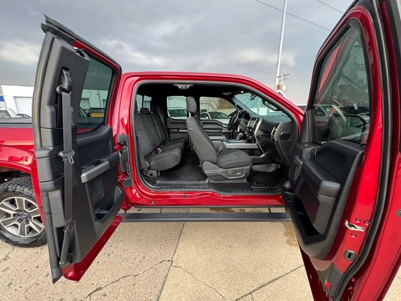 Ford F-150 4WD SuperCab 133" XLT 2017