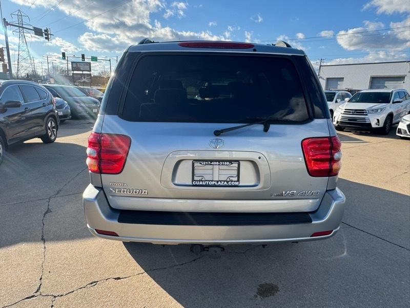 Toyota Sequoia SR5 4WD 2003