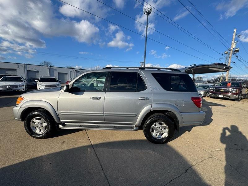 Toyota Sequoia SR5 4WD 2003
