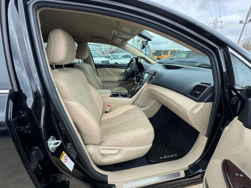 Toyota Venza LE I4 AWD 2015