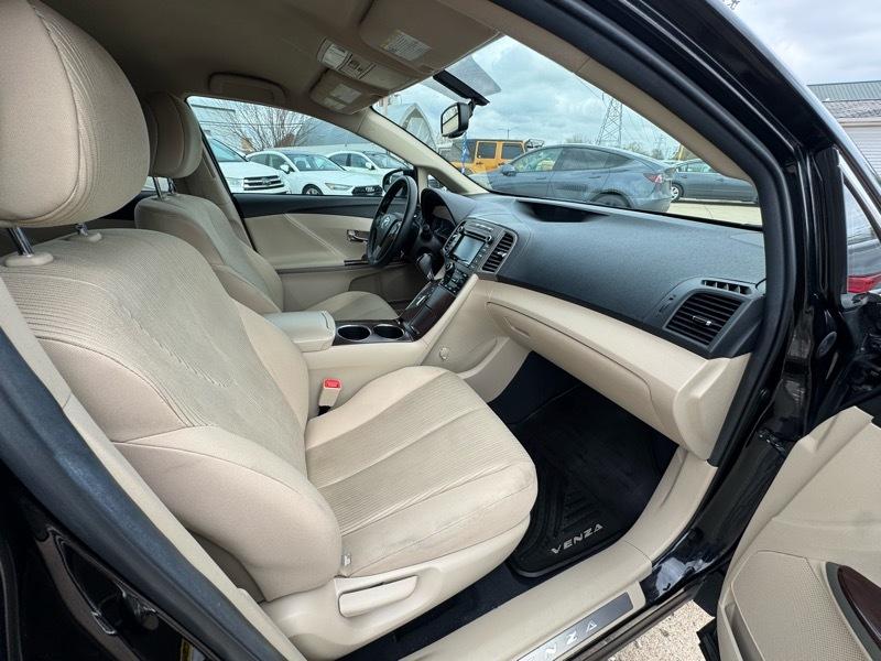 Toyota Venza LE I4 AWD 2015