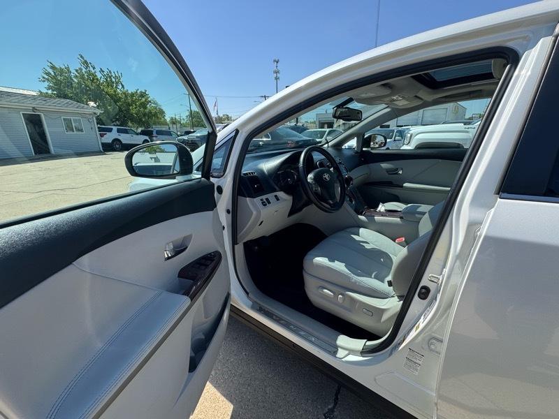 Toyota Venza 4dr Wgn V6 AWD (Natl) 2010