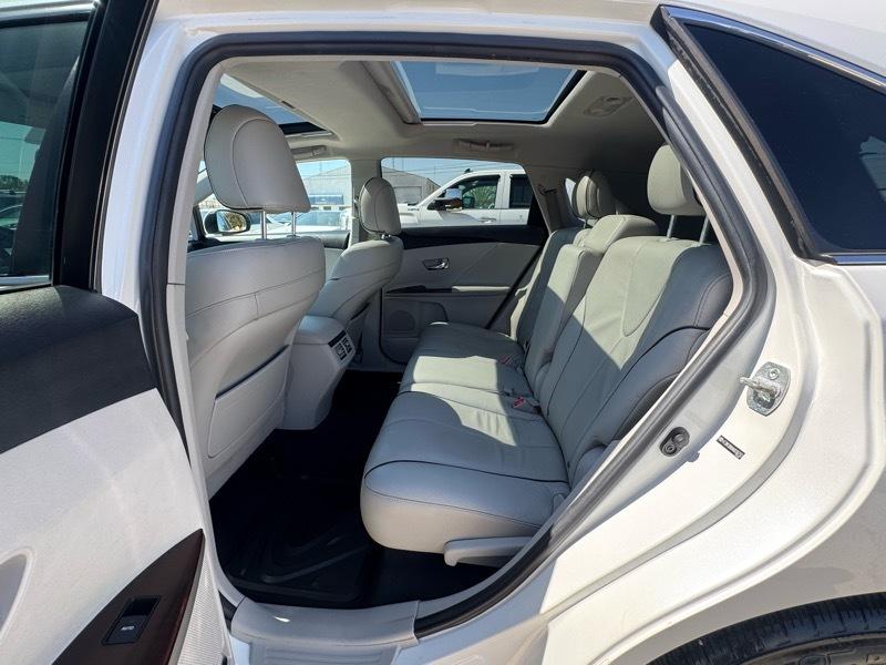 Toyota Venza 4dr Wgn V6 AWD (Natl) 2010