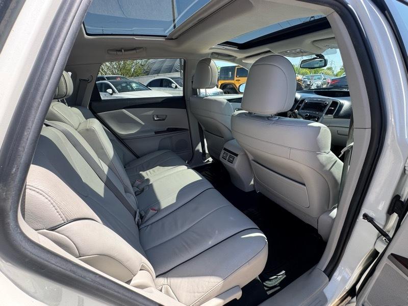 Toyota Venza 4dr Wgn V6 AWD (Natl) 2010