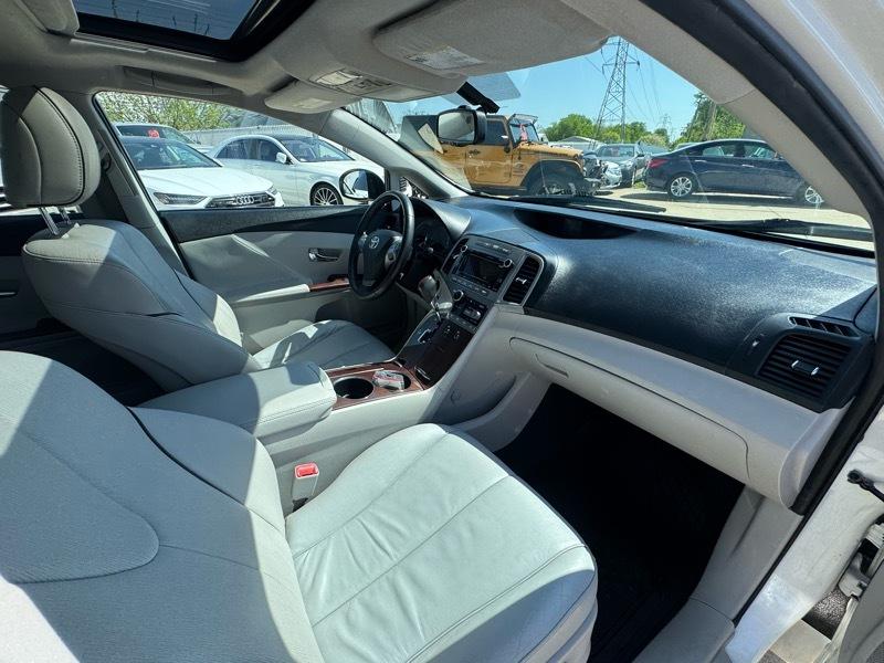 Toyota Venza 4dr Wgn V6 AWD (Natl) 2010