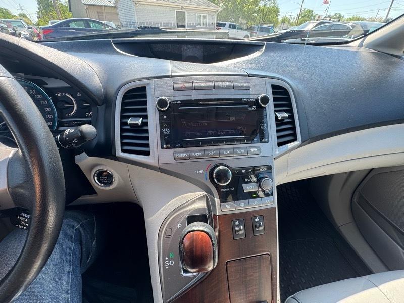 Toyota Venza 4dr Wgn V6 AWD (Natl) 2010