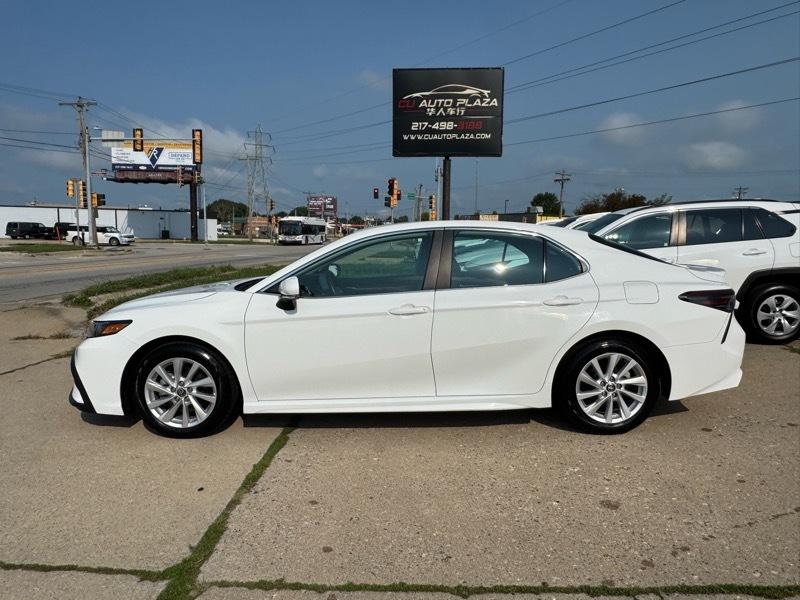 Toyota Camry SE 2024